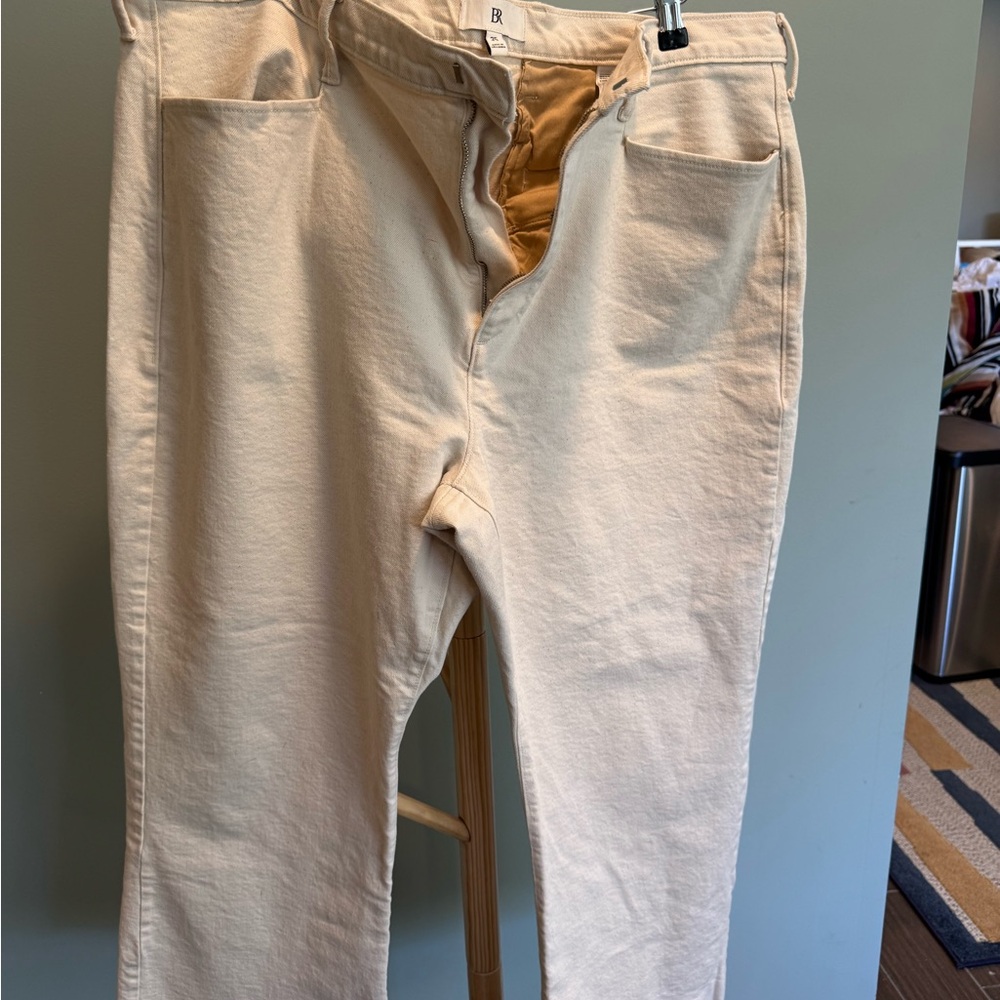 Banana Republic Beige Trouser Jeans in Cream
